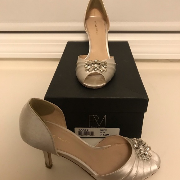 Bridal Shoes - Picture 4 of 5